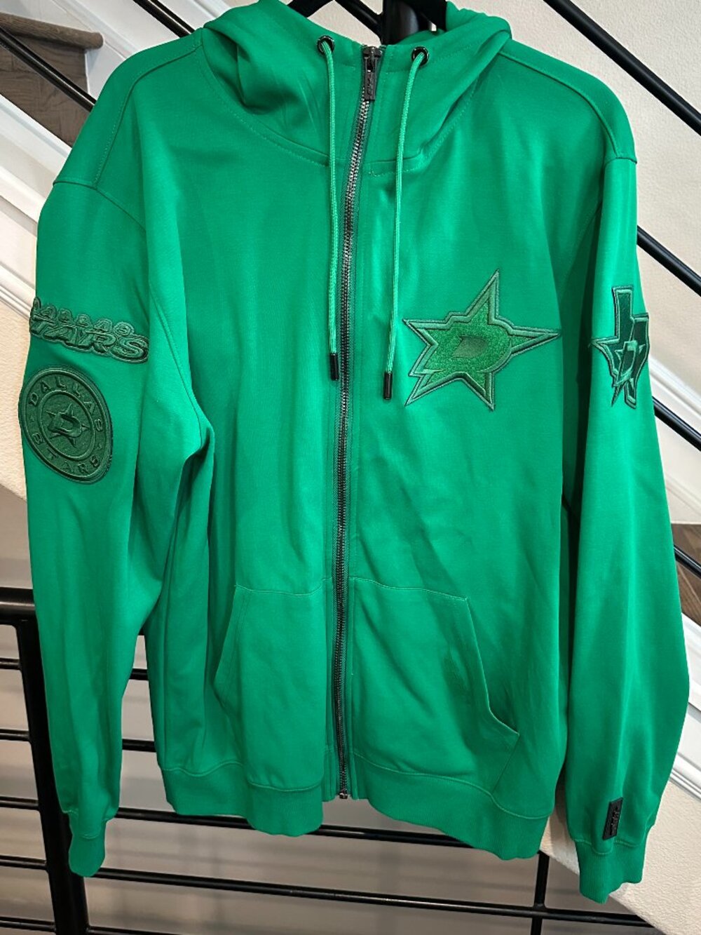 NWOT Dallas Stars Zip Up Sweatshirt Unisex